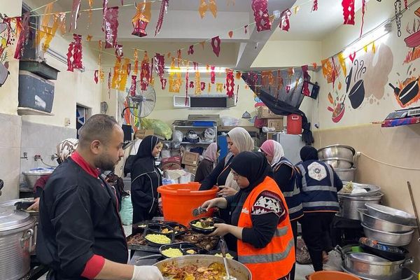 مطبخ زاد... مبادرة شبابية لإطعام الأسر الأكثر احتياجا في مصر مطبخ زاد... مبادرة شبابية لإطعام الأسر الأكثر احتياجا في مصر - سبوتنيك عربي