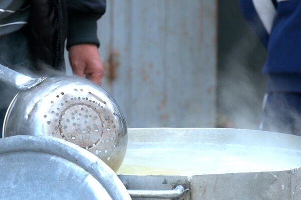 تكية المخيم المتنقلة... مبادرة خيرية لإطعام فقراء غزة خلال شهر رمضان  - سبوتنيك عربي