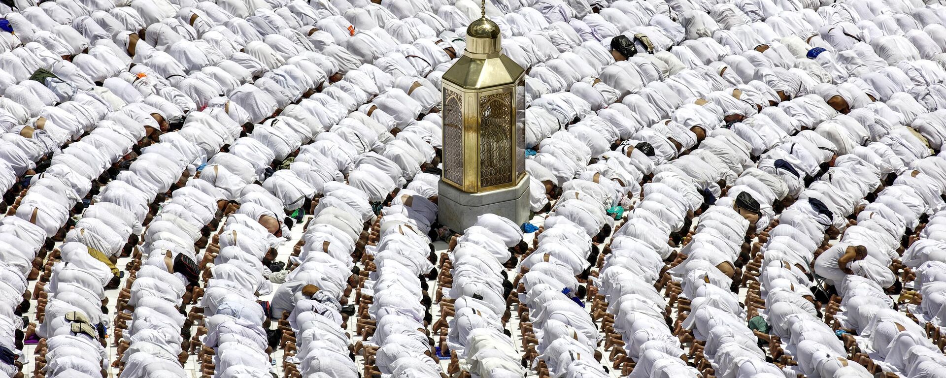 صلاة الجمعة الثانية حول الكعبة المشرفة في المسجد الحرام في مدينة مكة المكرمة، خلال شهر رمضان المبارك، في 31 مارس 2023. - سبوتنيك عربي, 1920, 22.04.2023