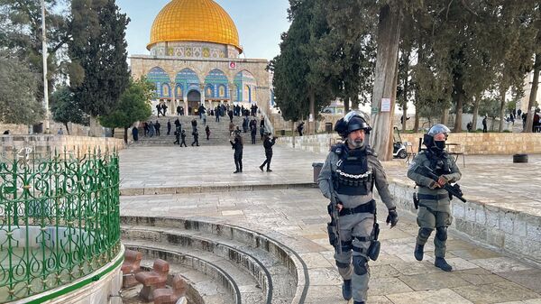 اقتحام القوات الإسرائيلية للمسجد الأقصى والاعتداء على المصلين والمعتكفين - سبوتنيك عربي