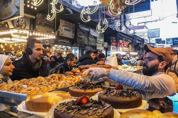 الجزماتية... أشهر أسواق الأطعمة الرمضانية في دمشق القديمة - سبوتنيك عربي