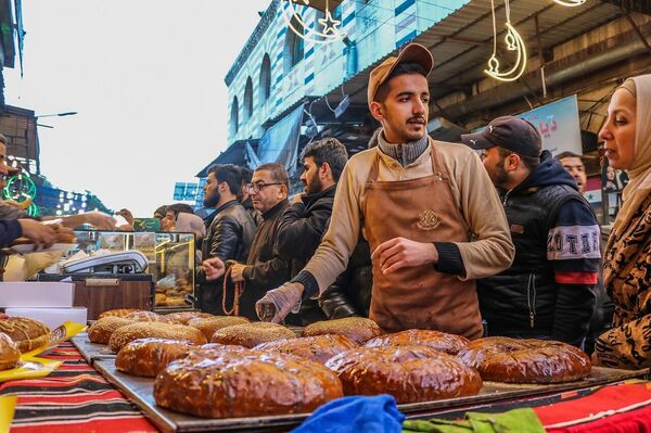 الجزماتية... أشهر أسواق الأطعمة الرمضانية في دمشق القديمة - سبوتنيك عربي