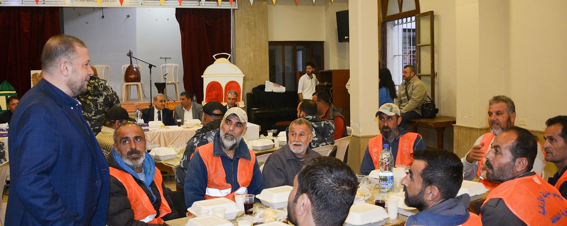 كنيسة تقيم مأدبة إفطار رمضاني لعمال الخدمة العامة في اللاذقية
 - سبوتنيك عربي, 1920, 13.04.2023