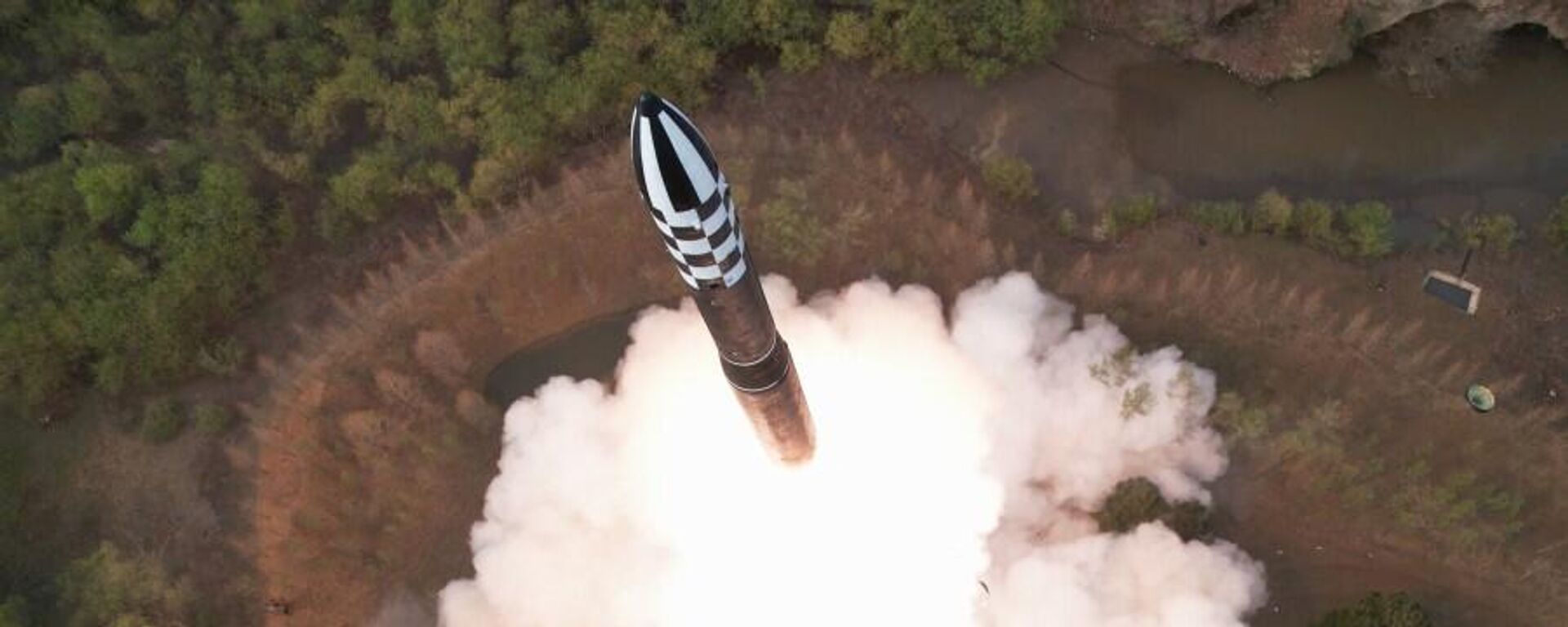  كوريا الشمالية تعلن أنها اختبرت صاروخًا بالستيًا جديدًا عابرًا للقارات يعمل بالوقود الصلب هواسونغ -18 - سبوتنيك عربي, 1920, 02.09.2023