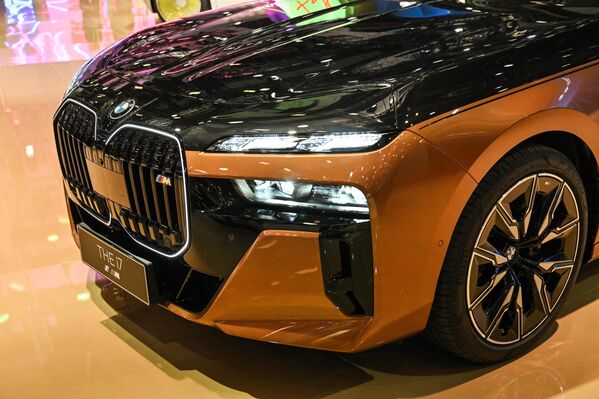 يتم عرض سيارة BMW i7 خلال معرض شنغهاي الدولي للسيارات بنسخته العشرين في شنغهاي في 18 أبريل 2023. - سبوتنيك عربي