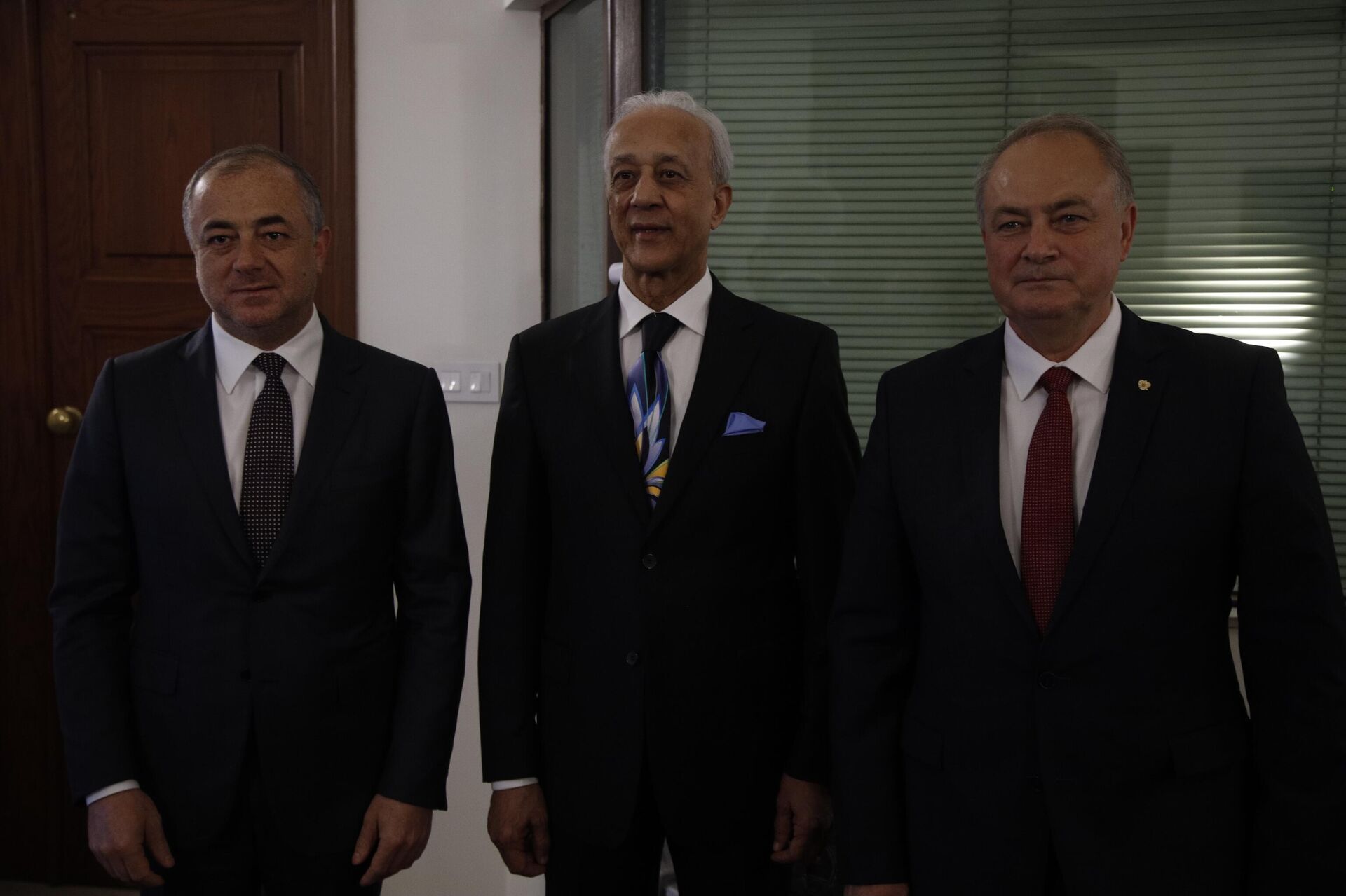 الرئيس الروسي فلاديمير بوتين يمنح الفنان التشكيلي اللبناني نزار ضاهر وسام الصداقة
 - سبوتنيك عربي, 1920, 27.04.2023