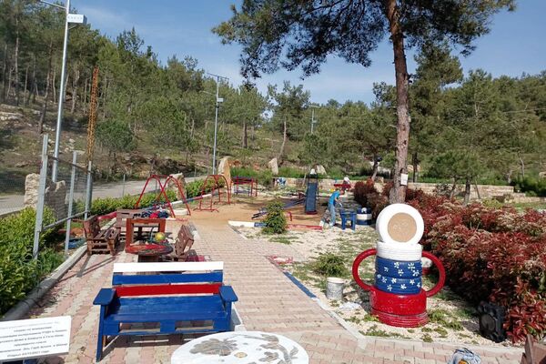  الصداقة الروسية اللبنانية في مدينة عيناب  - سبوتنيك عربي