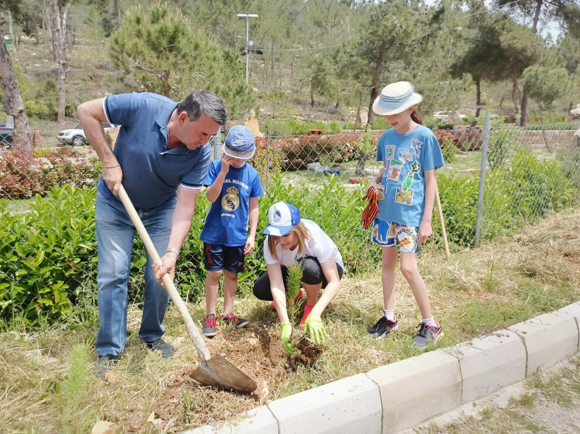الصداقة الروسية اللبنانية في مدينة عيناب - سبوتنيك عربي, 1920, 30.04.2023