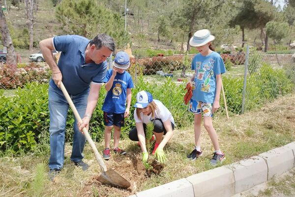 الصداقة الروسية اللبنانية في مدينة عيناب - سبوتنيك عربي