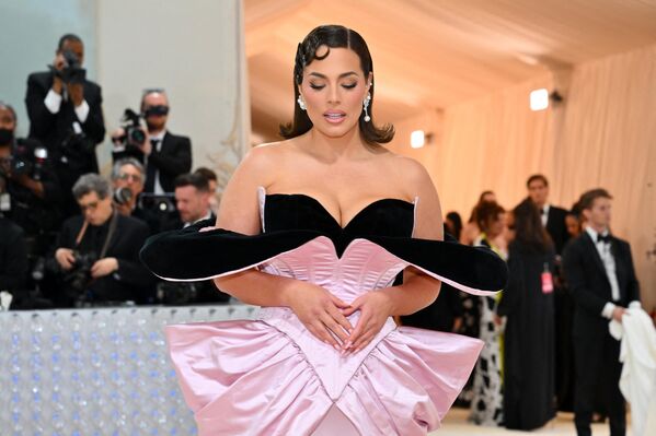  عارضة الأزياء الأمريكية آشلي غراهام في حفل Met Gala لعام 2023 في متحف متروبوليتان للفنون في 1 مايو 2023 في نيويورك. - سبوتنيك عربي