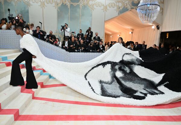 الممثل الأمريكي جيريمي بوب يصل إلى 2023 Met Gala في متحف متروبوليتان للفنون في 1 مايو 2023 ، في نيويورك. - سبوتنيك عربي