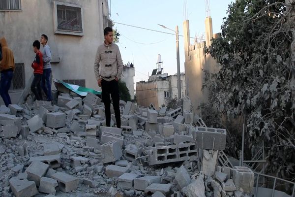 الجيش الإسرائيلي يهدم منزلين شمال الضفة الغربية
الجيش الإسرائيلي يهدم منزلين شمال الضفة الغربية
- سبوتنيك عربي