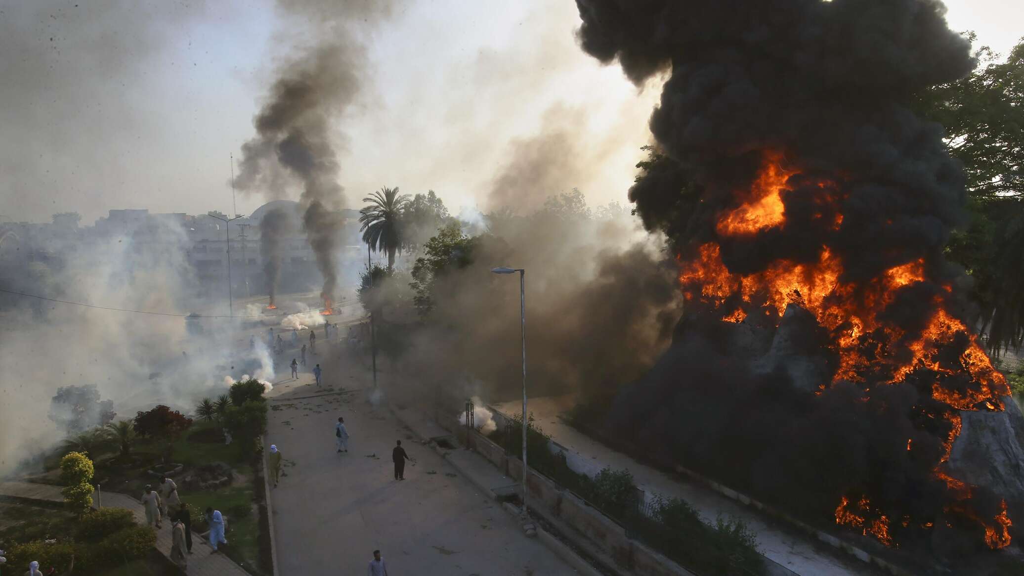 مقتل 5 أشخاص في انفجار مصنع للألعاب النارية في باكستان