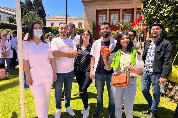 احتجاج الممرضين في المغرب أمام مبنى البرلمان على تجاهل مطالبهم المتعلقة بالأجور وظروف العمل - سبوتنيك عربي