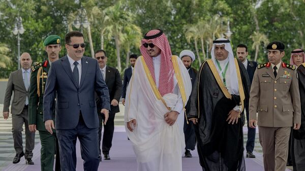 رئيس الوزراء العراقي محمد شياع السوداني لدى وصوله إلى جدة للمشاركة في القمة العربية الـ 32 - سبوتنيك عربي