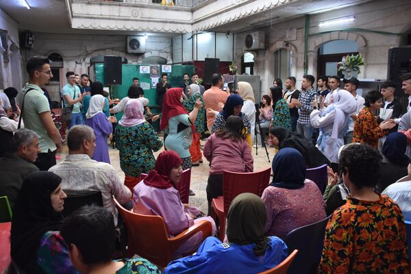 شبان حلبيون يجنّدون موسيقاهم لغرس الفرح في أرواح مسني مدينتهم المنكوبة - سبوتنيك عربي