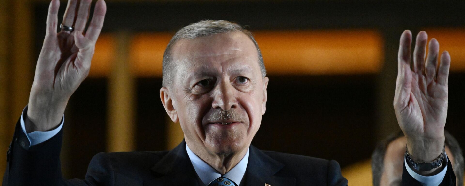 الرئيس التركي رجب طيب أردوغان بعد فوزه بالانتخابات الرئاسية التركية اليوم الأحد 28 مايو 2023

 - سبوتنيك عربي, 1920, 28.05.2023