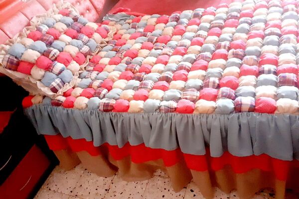 إبرة وصنارة... مشروع نسائي يتحدى الظروف ويعيد تدوير النفايات في قطاع غزة - سبوتنيك عربي