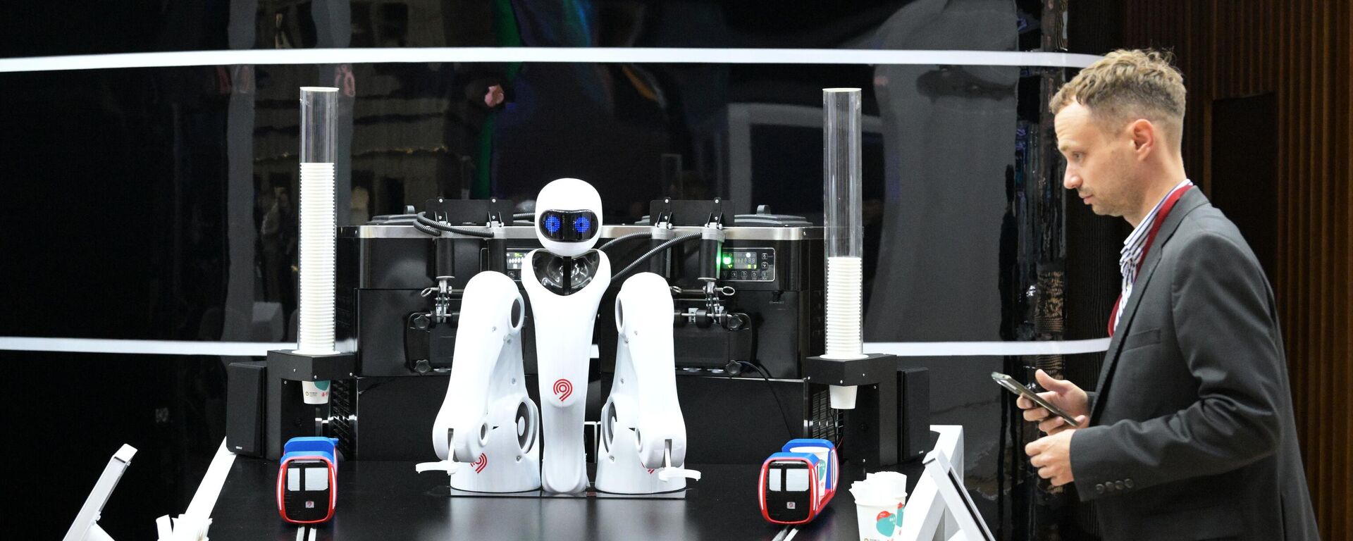  روبوت لتقديم الآيس كريم - سبوتنيك عربي, 1920, 14.06.2023