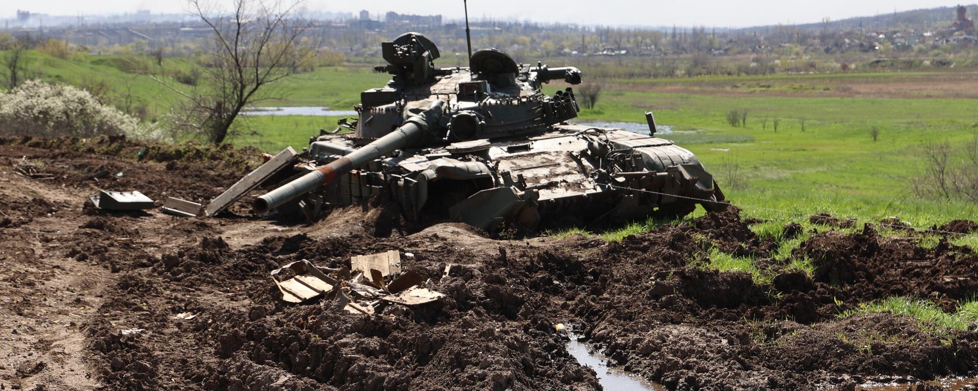 دبابة أوكرانية مدمرة في اتجاه محور أرتيوموفسك - سبوتنيك عربي, 1920, 22.06.2023