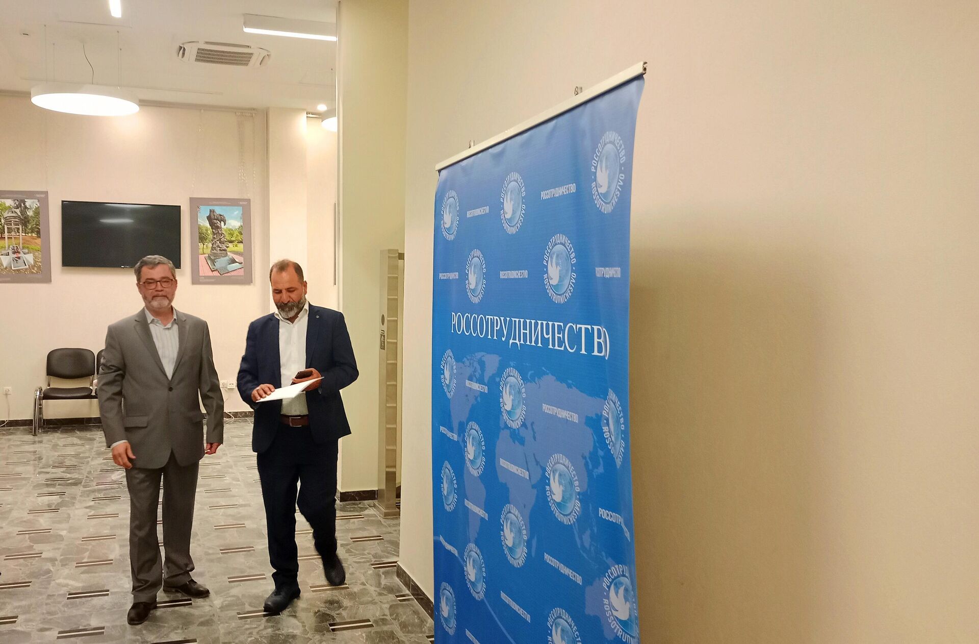 سوخوف: ترجمة القوانين السورية والروسية يبرّد مخاوف رجال الأعمال من الاستثمار البيني - سبوتنيك عربي, 1920, 17.06.2023