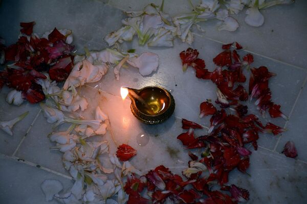 أطفال سوريون يواجهون ذكرياتهم مع الزلزال بـ اليوغا - سبوتنيك عربي