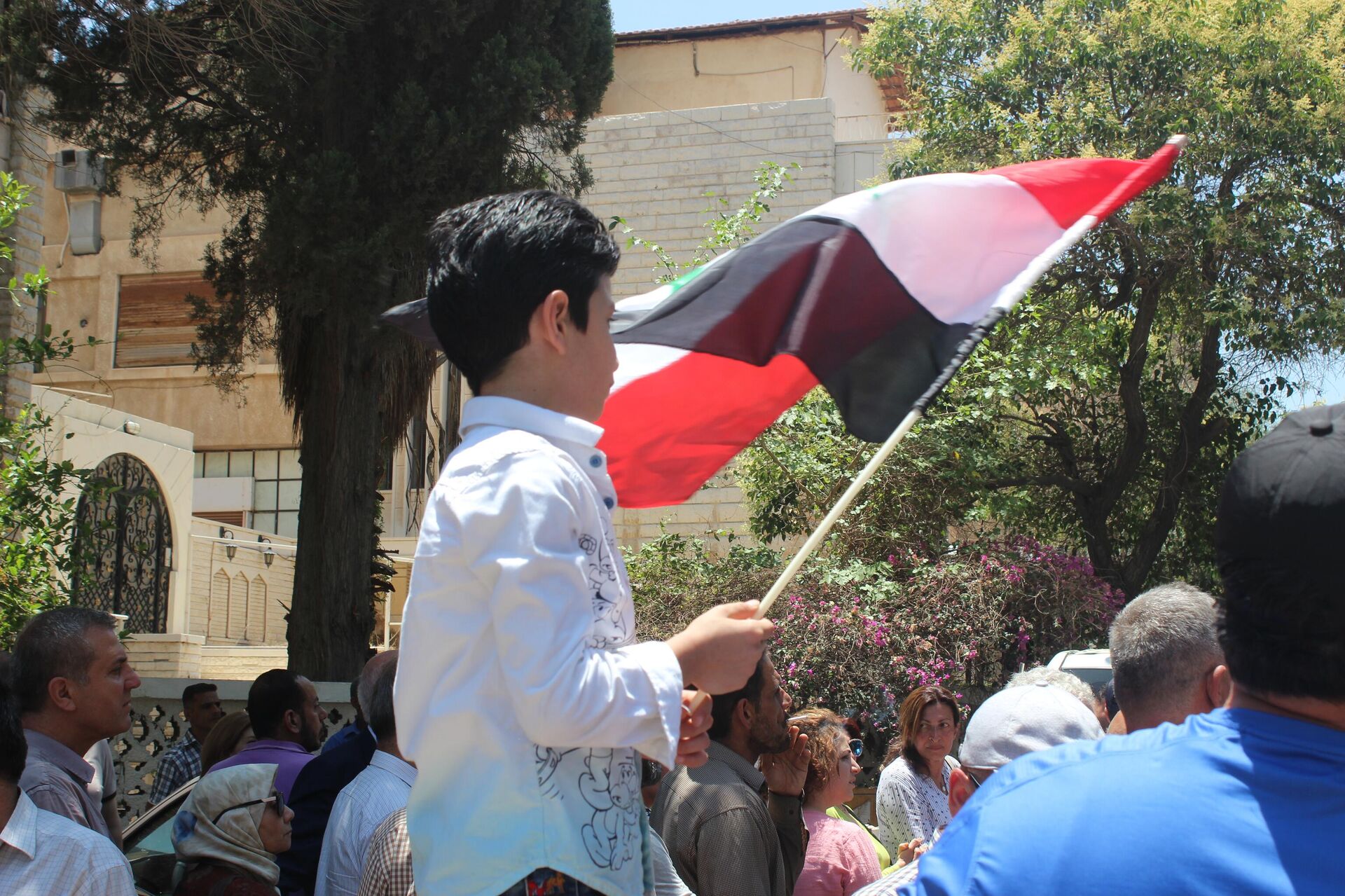 تضامناً مع أهالي الجولان.. مئات السوريين يحتجون أمام مقر الأمم المتحدة بدمشق - سبوتنيك عربي, 1920, 22.06.2023