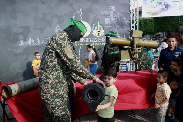 حركة حماس تنظم أول معرض للأسلحة والصواريخ في غزة وتسمح للمواطنين بالتقاط الصور - سبوتنيك عربي