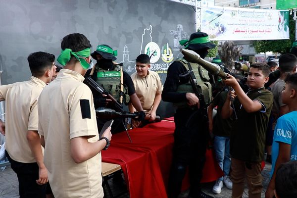 حركة حماس تنظم أول معرض للأسلحة والصواريخ في غزة وتسمح للمواطنين بالتقاط الصور - سبوتنيك عربي