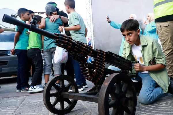 حركة حماس تنظم أول معرض للأسلحة والصواريخ في غزة وتسمح للمواطنين بالتقاط الصور - سبوتنيك عربي