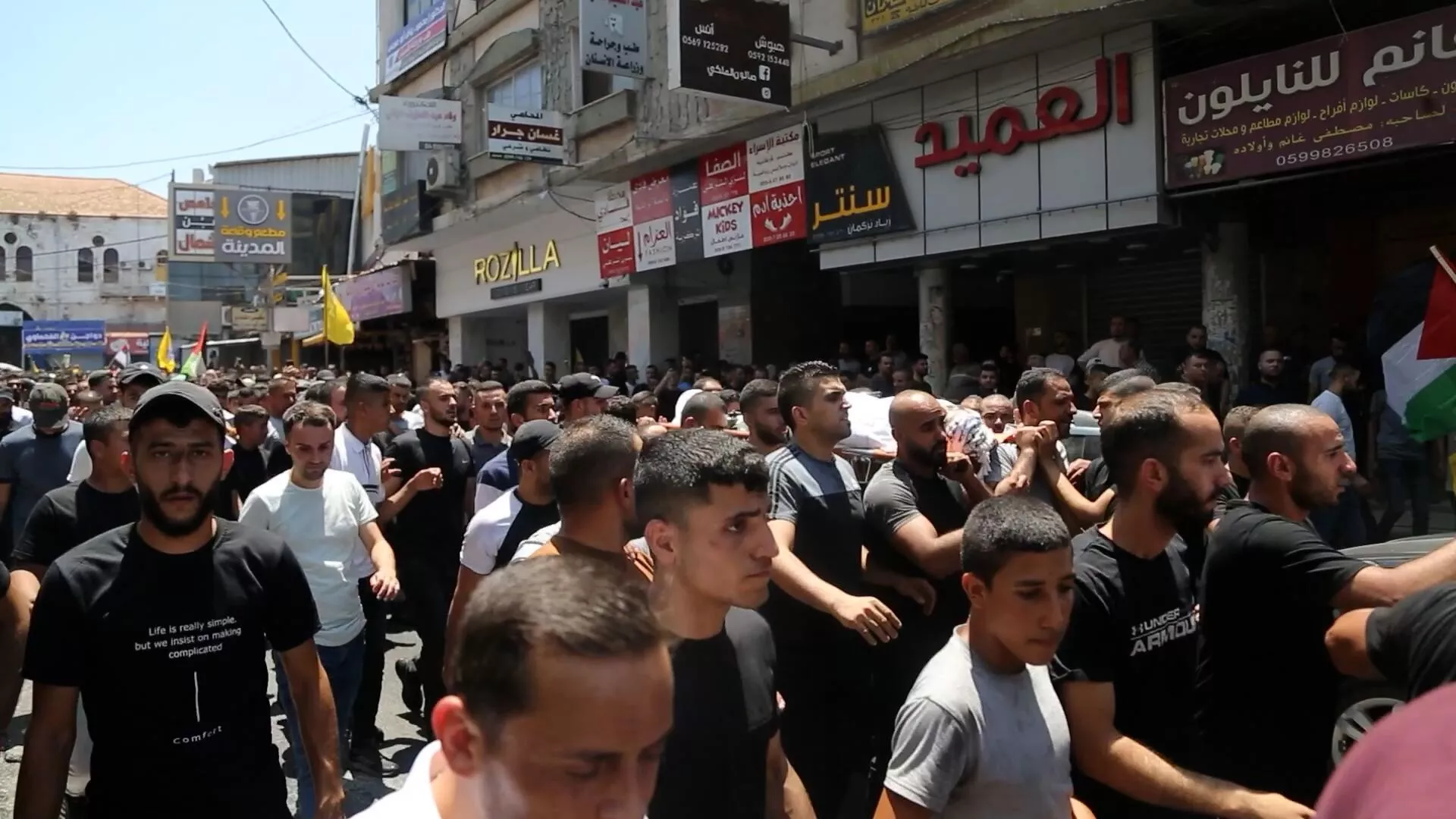 تشييع 9 قتلى فلسطينيين بمشاركة جماهيرية غفيرة والجيش الإسرائيلي يخلف دماراً كبيراً في مخيم جنين