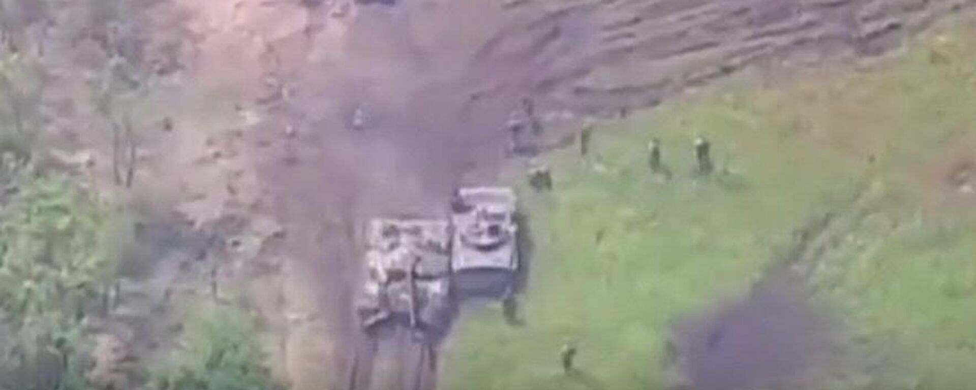 هروب جنود أوكران بعد استهداف مدرعاتهم في زابوروجيه  - سبوتنيك عربي, 1920, 18.07.2023