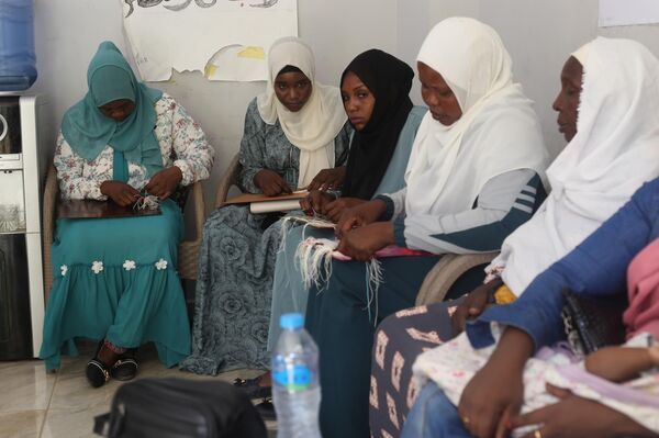 لاجئات سودانيات في مصر مصر يتدربن على المشغولات اليدوية لإعالة أسرهن - سبوتنيك عربي