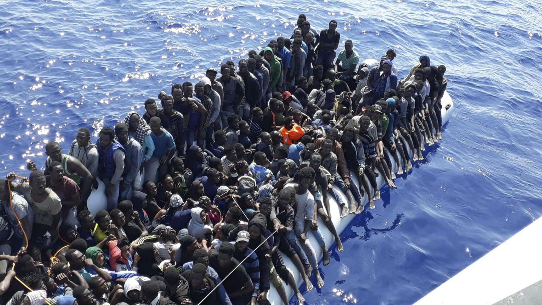 مصرع 40 شخصا على الأقل جراء حريق في قارب للمهاجرين قبالة سواحل هايتي
