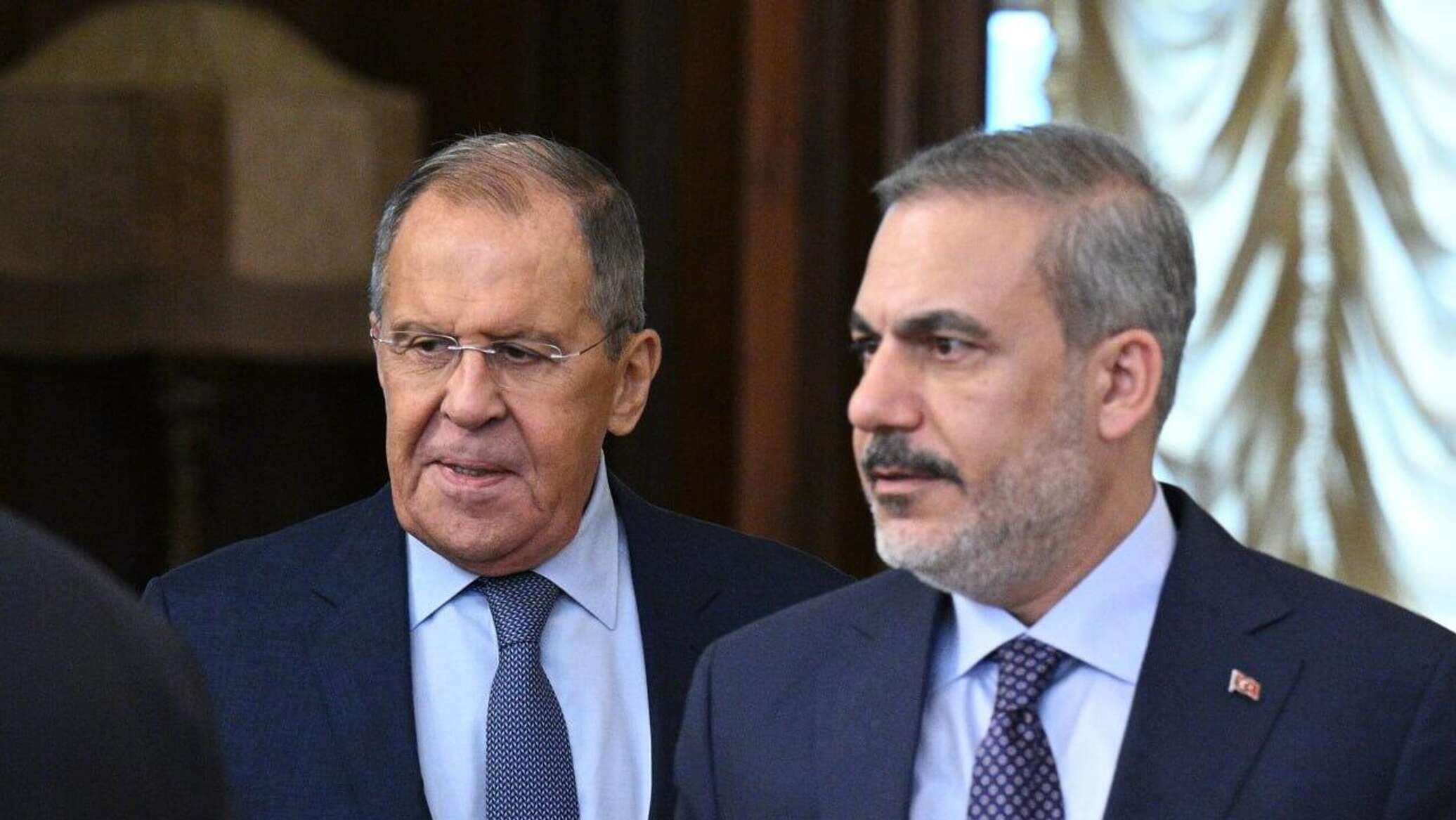 لافروف وفيدان يبحثان هاتفيا جهود إنهاء الصراع في أوكرانيا