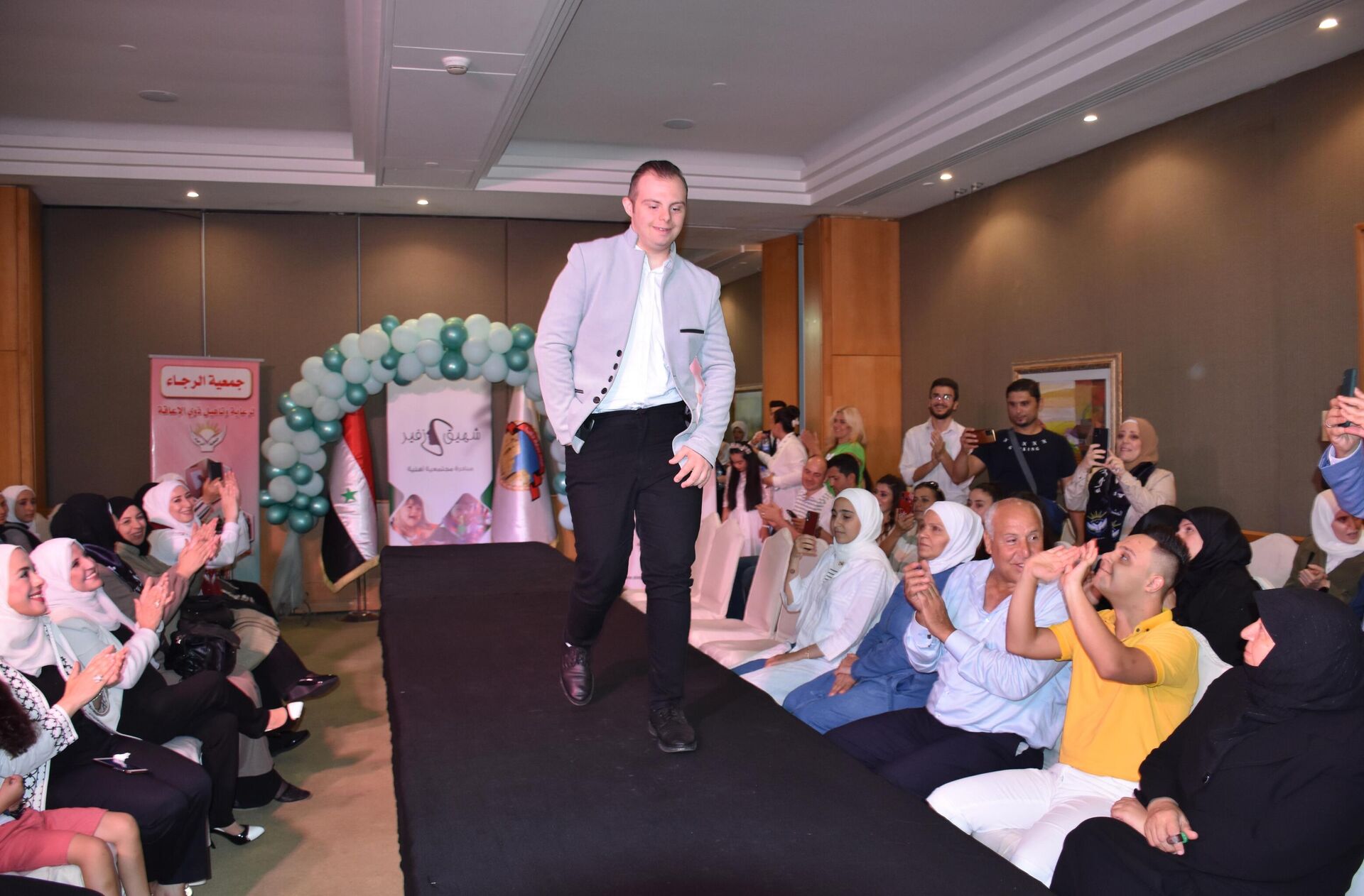 عرض أزياء في حلب أبطاله من (متلازمة داون) - سبوتنيك عربي, 1920, 03.09.2023