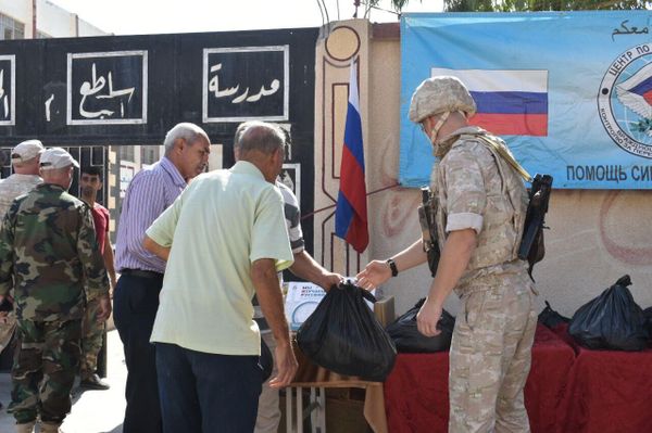 الجيش الروسي يقدم مساعدات تعليمية وغذائية للمعلمين في ديرالزور شرقي سوريا
الجيش الروسي يقدم مساعدات تعليمية وغذائية للمعلمين في ديرالزور شرقي سوريا
- سبوتنيك عربي