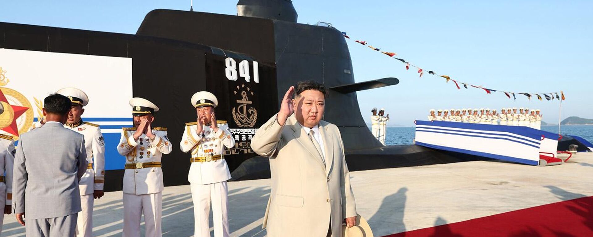 زعيم كوريا الشمالية كيم جونغ أون في مراسم تدشين غواصة هجومية نووية تكتيكية جديدة
 - سبوتنيك عربي, 1920, 22.09.2025