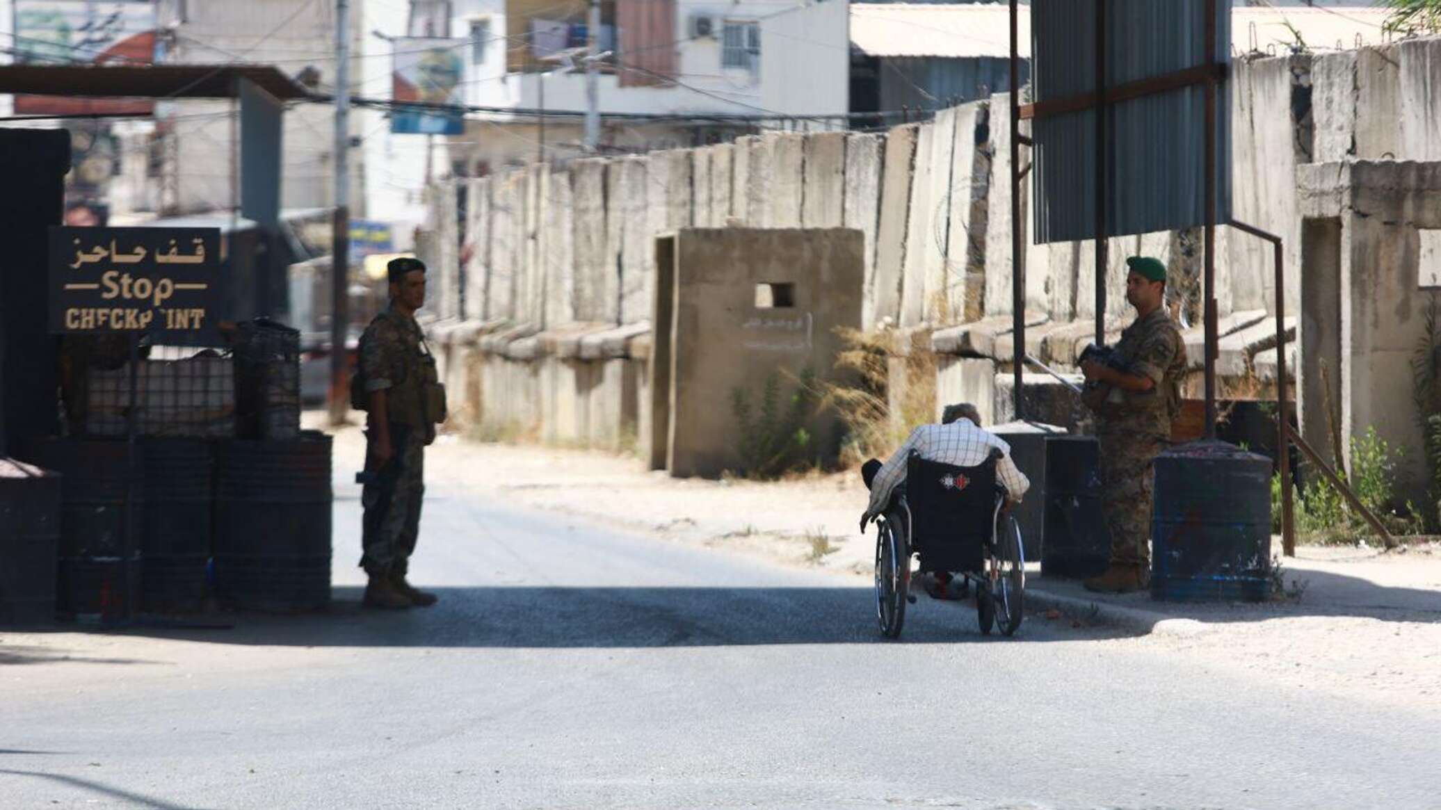 لجنة الحوار اللبناني الفلسطيني: مخيمات بيروت على موعد مع تسليم السلاح غدا الجمعة