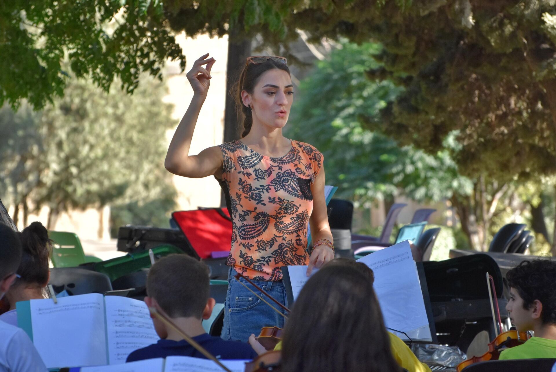  روزي تداوي الأطفال الناجين من زلزال حلب بتعلم العزف على الكمان  - سبوتنيك عربي, 1920, 08.09.2023