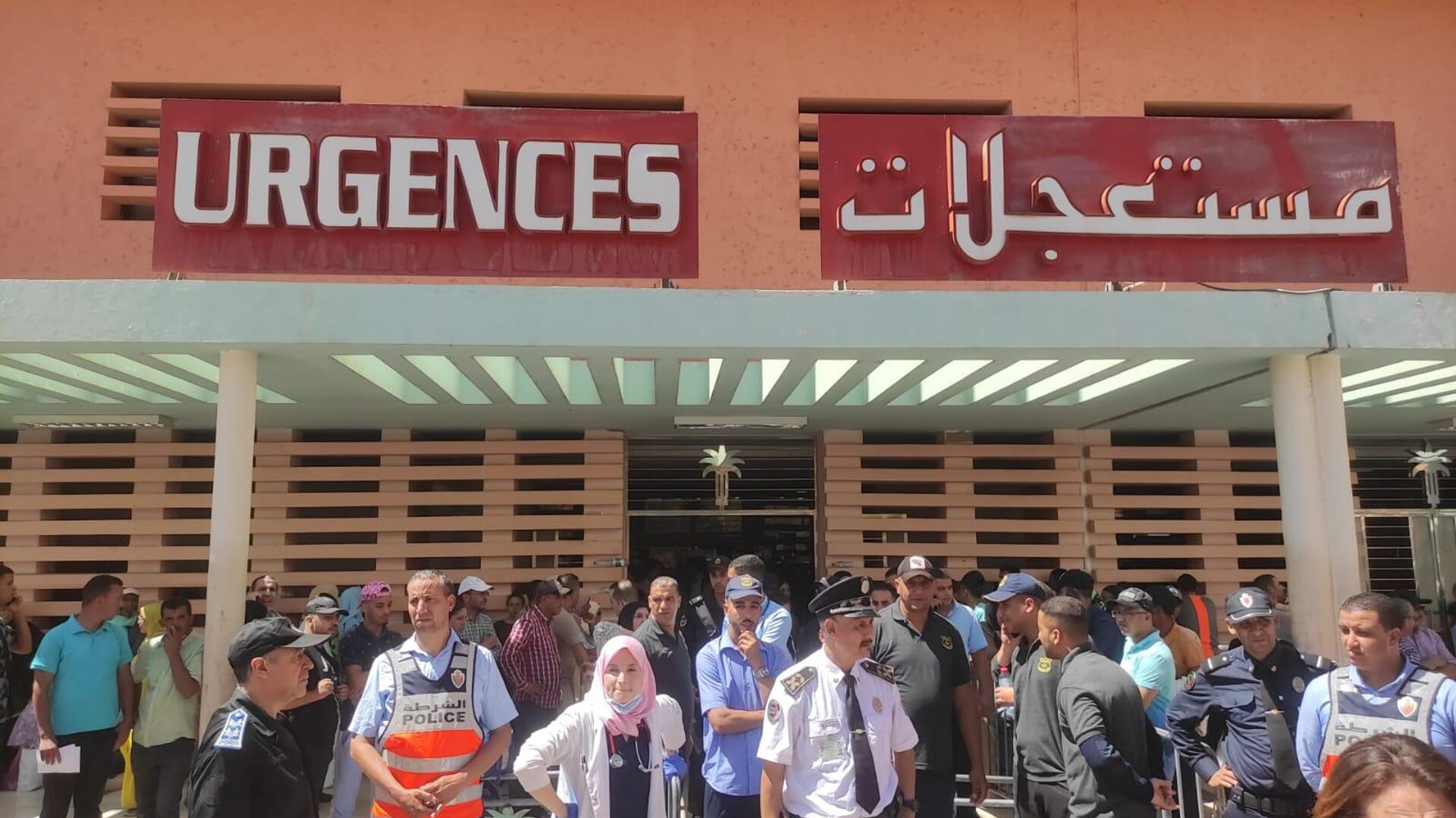 متبرعون بالدم أمام المستشفيات في مراكش المغربية - سبوتنيك عربي, 1920, 09.09.2023