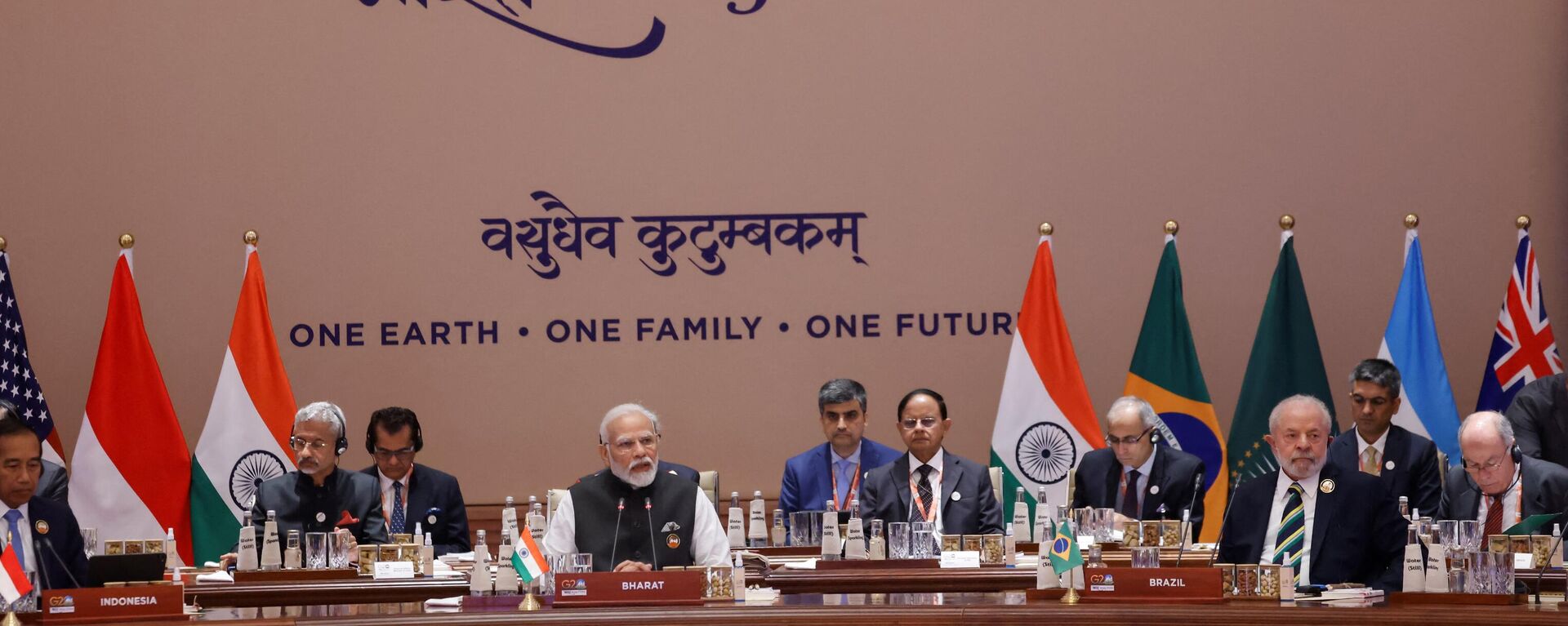 رئيس الوزراء الهندي ناريندرا مودي (في الوسط) يتحدث خلال الجلسة الأولى لقمة قادة مجموعة العشرين في بهارات ماندابام في نيودلهي في 9 سبتمبر 2023. - سبوتنيك عربي, 1920, 22.11.2023