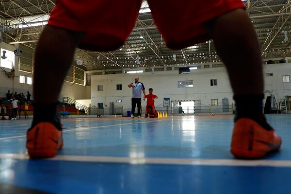 اول فريق كرة قدم قصار القامة في غزة يتدرب على أمل المشاركة في البطولات الخارجية
 - سبوتنيك عربي