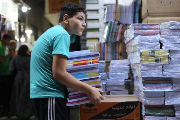 سوق الفجالة الخاص بالمستلزمات المدرسية في مصر سوق الفجالة الخاص بالمستلزمات المدرسية في مصر - سبوتنيك عربي
