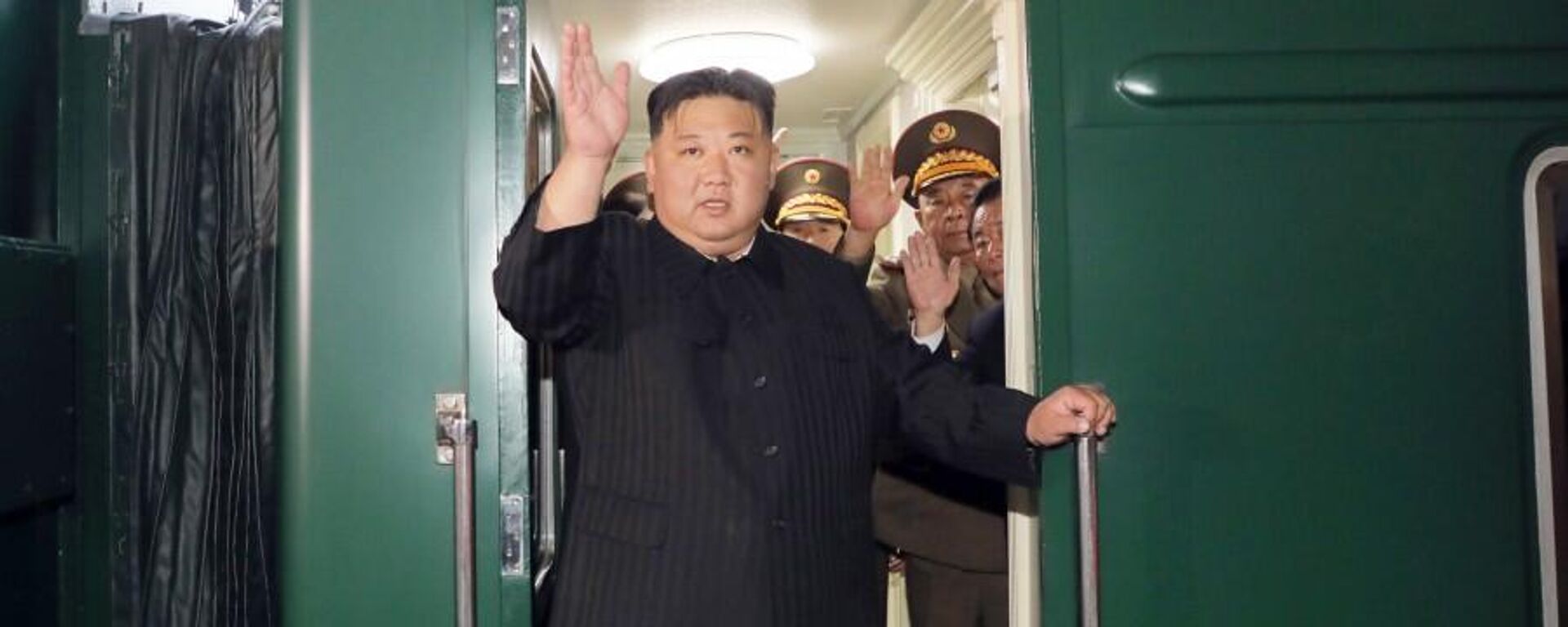 وصول الزعيم الكوري الشمالي كيم جونغ أون إلى محطة خاسان في إقليم بريمورسكي، روسيا. - سبوتنيك عربي, 1920, 12.09.2023