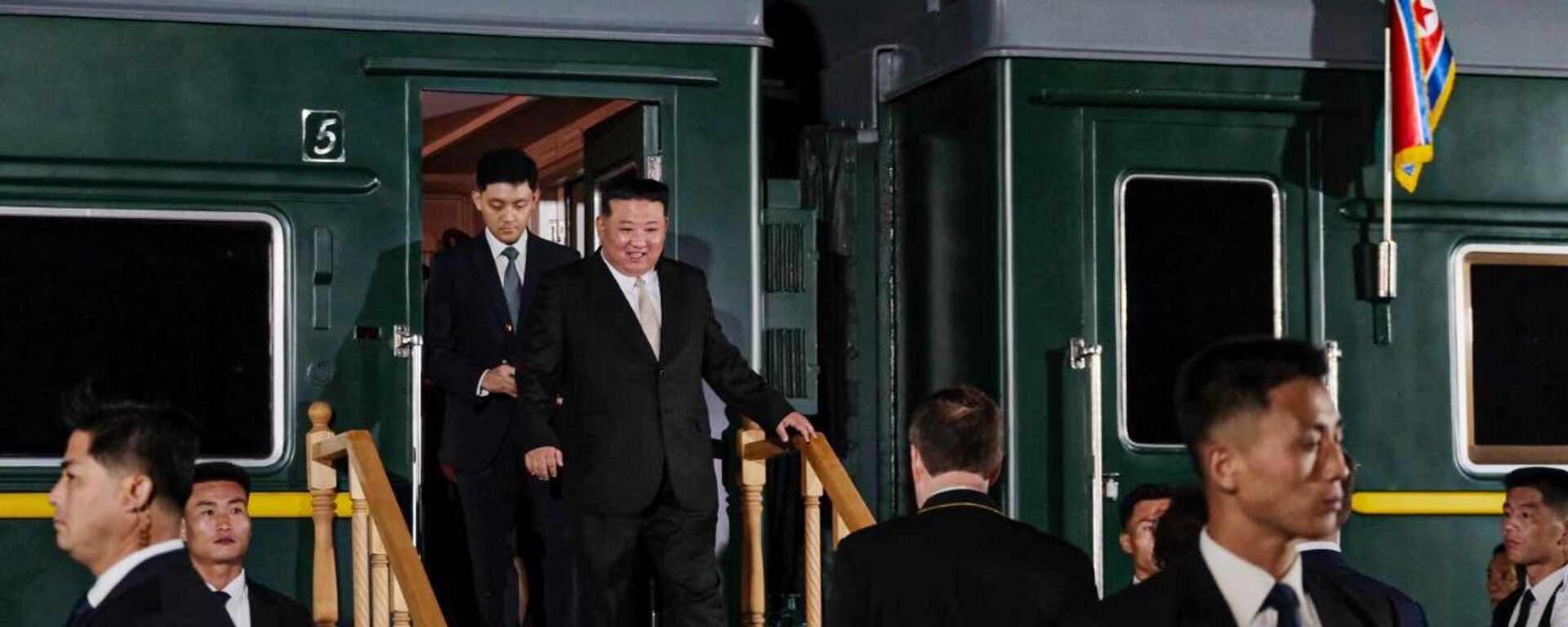 وصول الزعيم الكوري الشمالي كيم جونغ أون إلى محطة خاسان في إقليم بريمورسكي، روسيا. - سبوتنيك عربي, 1920, 19.09.2023