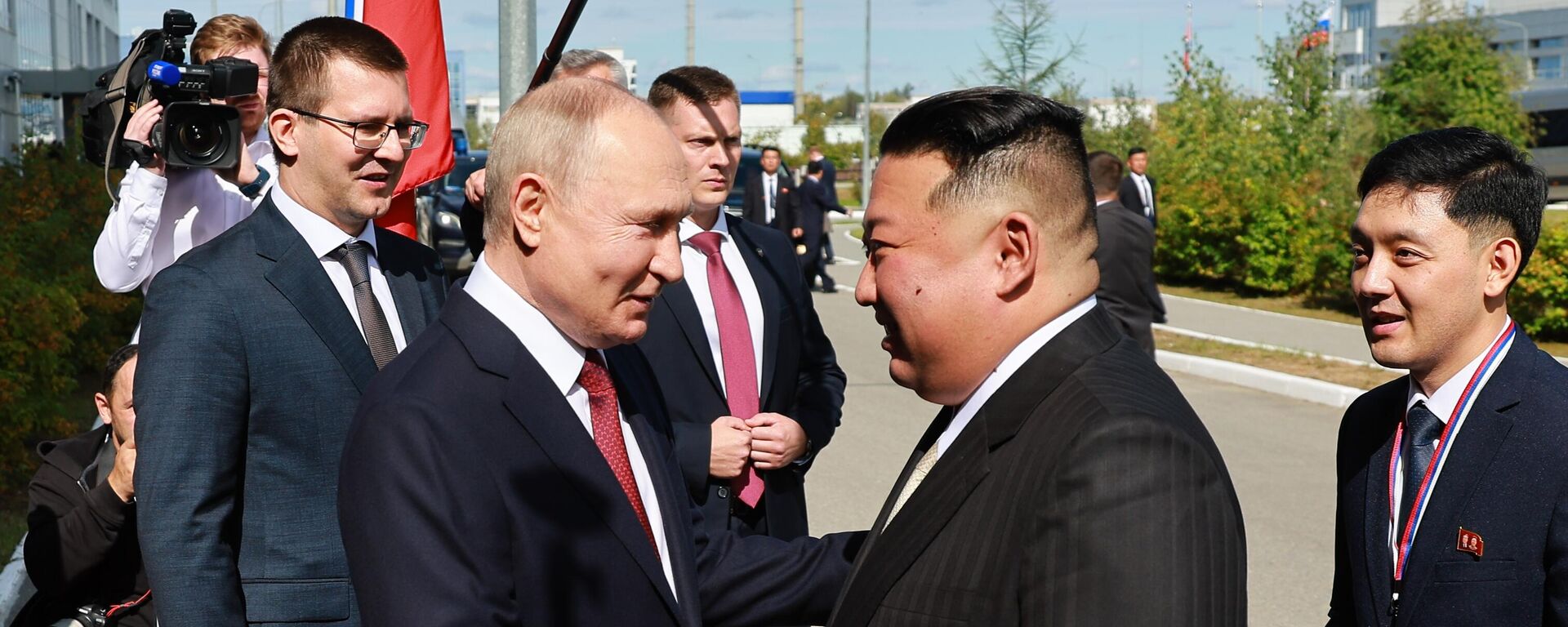 الرئيس الروسي فلاديمير بوتين يستقبل زعيم كوريا  الشمالية كيم جونغ أون في قاعدة فوستوشني الفضائية، روسيا، 13 سبتمبر/ أيلول 2023 - سبوتنيك عربي, 1920, 19.06.2024
