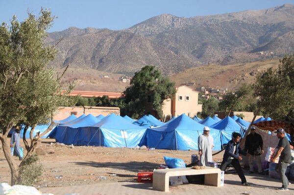 نصب عشرات الخيام بمنطقة &quot;ثلاث يعقوب&quot; لمتضرري زلزال المغرب - سبوتنيك عربي