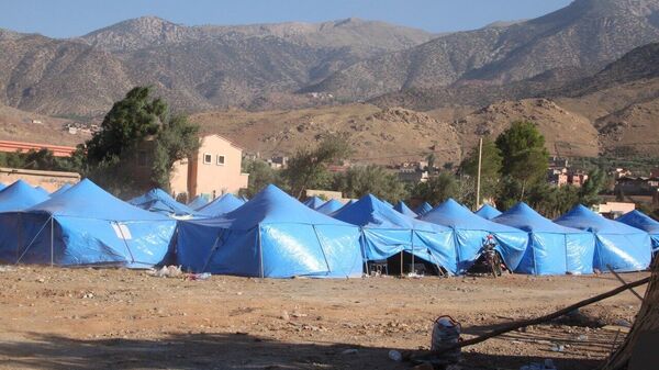 إقامة عشرات الخيام بمنطقة ثلاث يعقوب لمتضرري زلزال المغرب - سبوتنيك عربي
