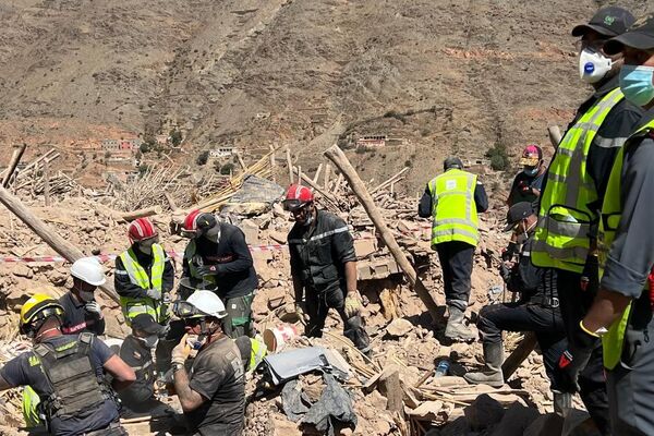قوات الوقاية المدنية تواصل عمليات الإنقاذ في إقليم الحوز - سبوتنيك عربي